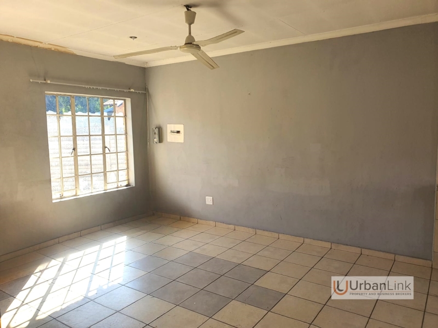 2 Bedroom Property for Sale in Oos Einde North West